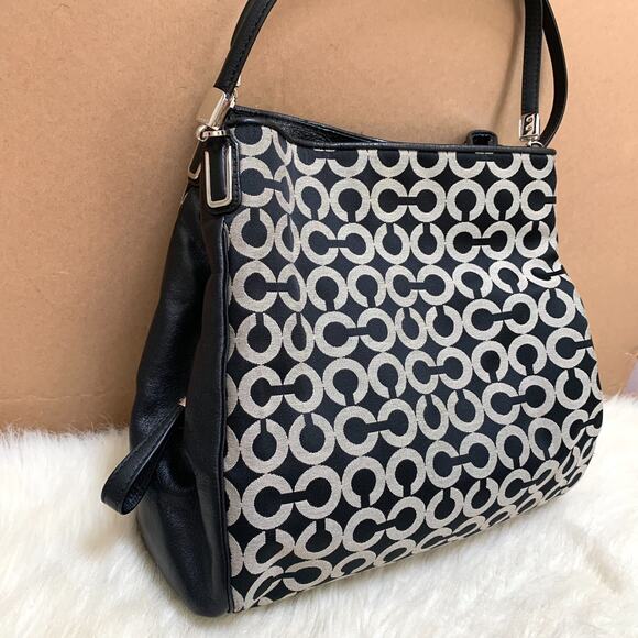 COACH MADISON Black & White OP ART Signature Fabric PHOEBE Shoulder Bag 26448 - Picture 2 of 16